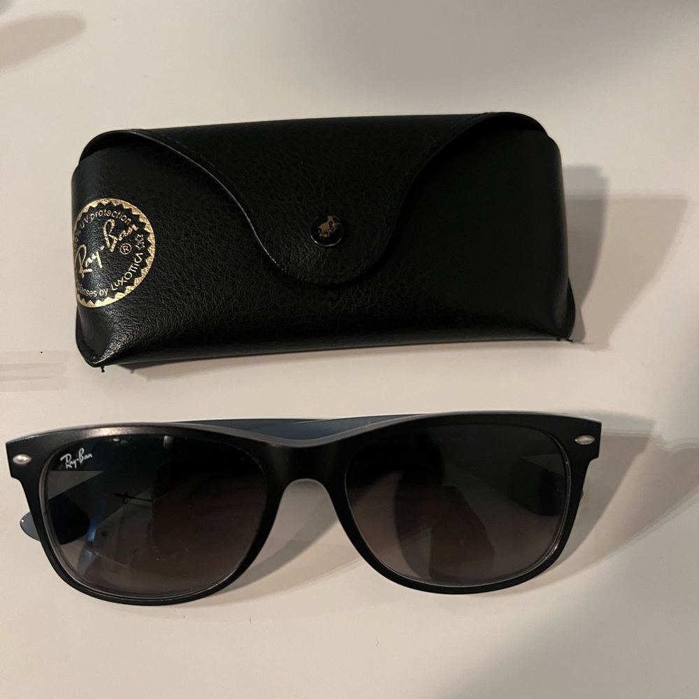 Pre-loved Ray-Ban Black and White Sunglasses - good condition.